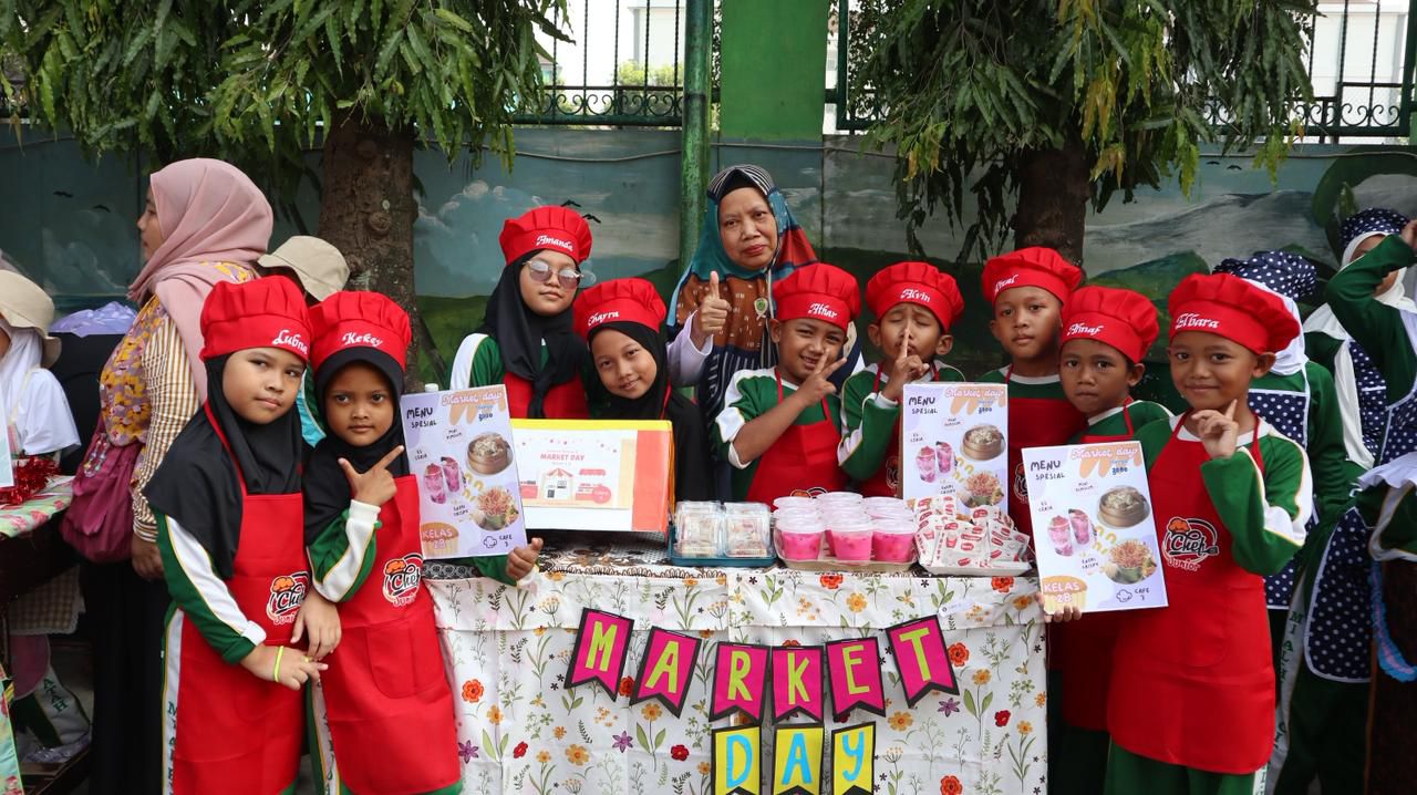 Market Day  MI Al-Huda Citatah Tanamkan Jiwa Wirausaha Sejak Dini