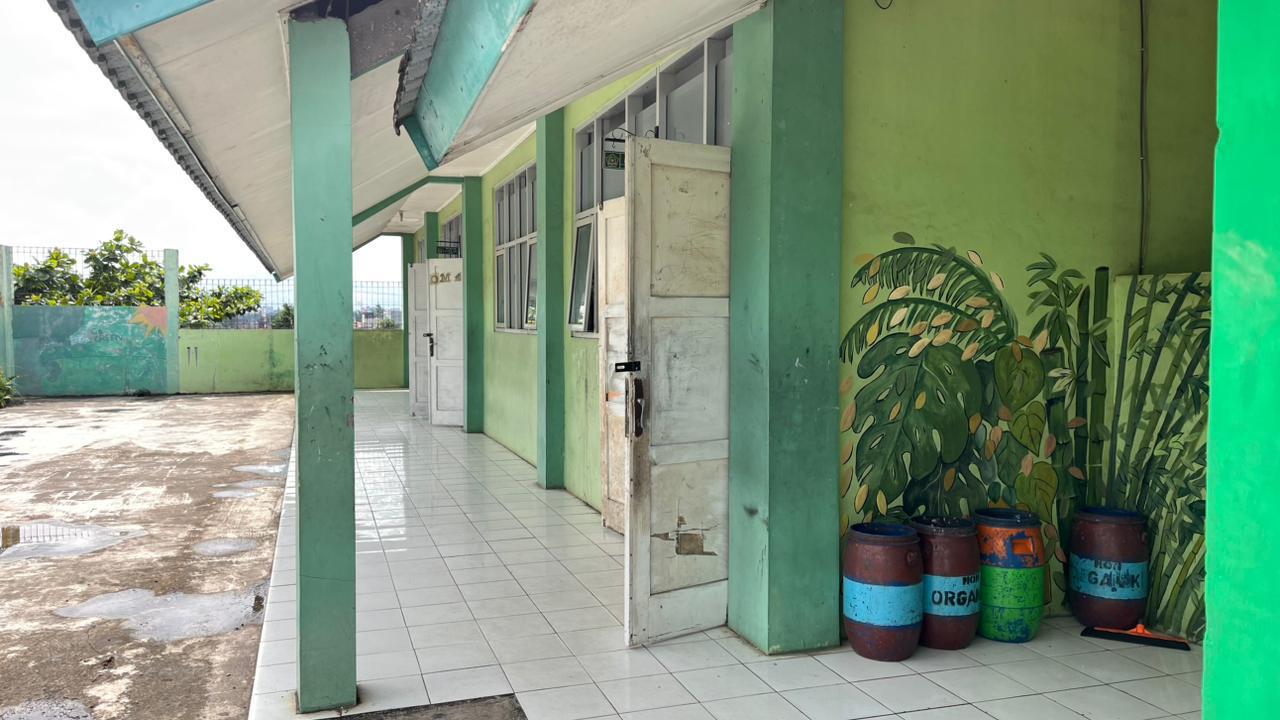 Gedung 3 Lantai